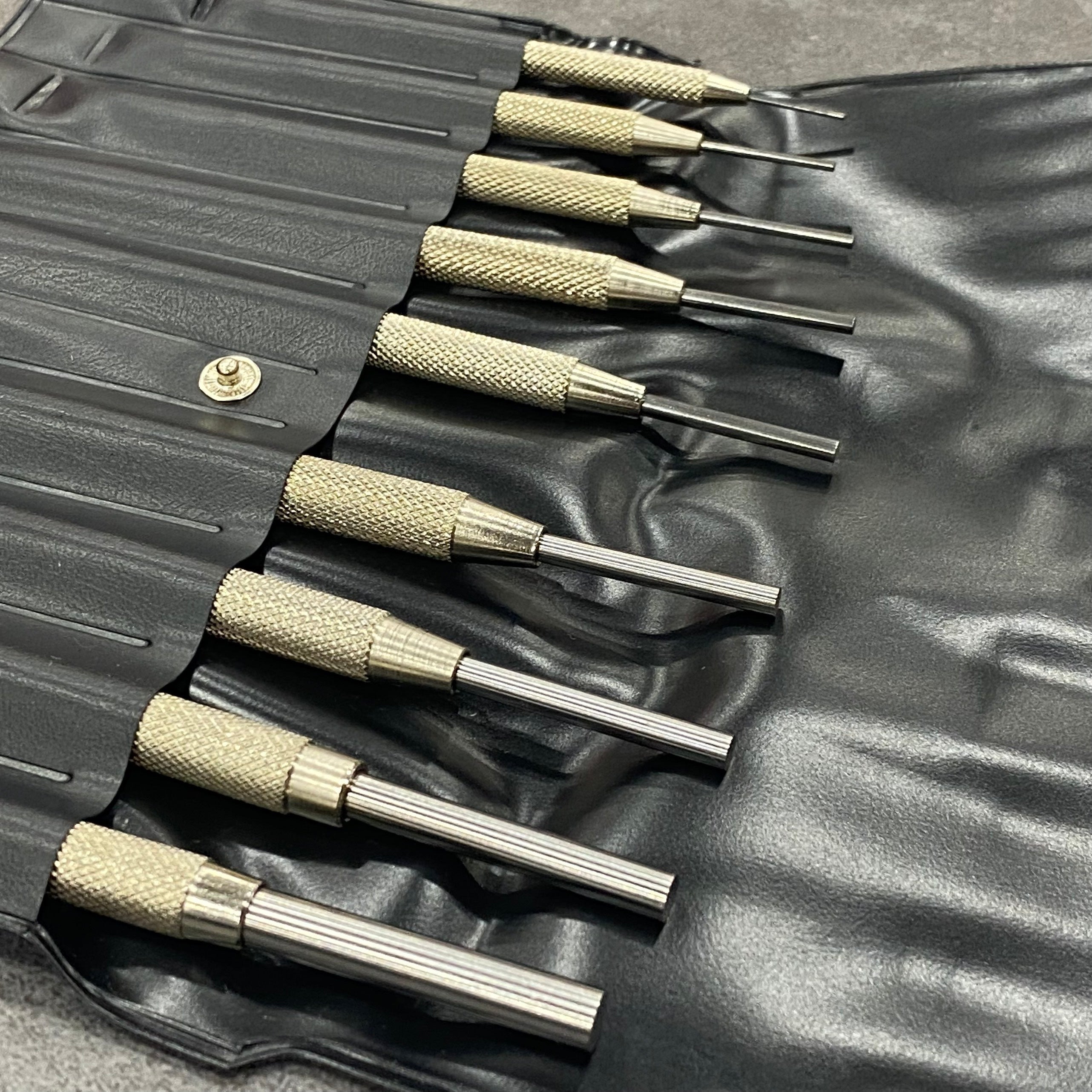 BỘ ĐÓNG CHỐT 9 CÂY HOLEX 748201 9 BỘ ĐÓNG CHỐT 9 CÂY HOLEX 748201 9